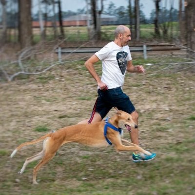 # Hice a mi cuerpo amigo del viento 🎈 y la distancia 🏃♂️👟👟... y me fuí a buscarle una verdad a mi ❤️ 🐶