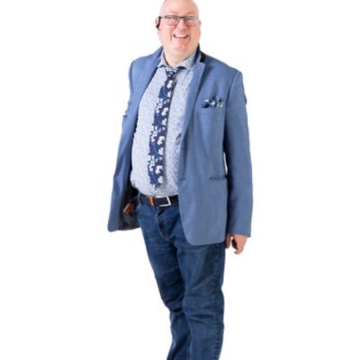 Hej jag heter Krister Ekberg. Jag bor på Södermalm i Stockholm. Jag Gillar gå och bada, titta i affärer, Laga mat, vara med min underbara fru. Vänner med mera.
