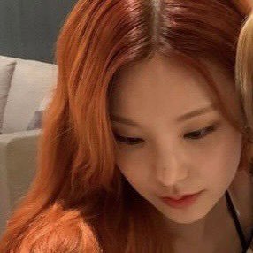“baby please touch me” Hold on. i’m defending yu jimin on the internet.