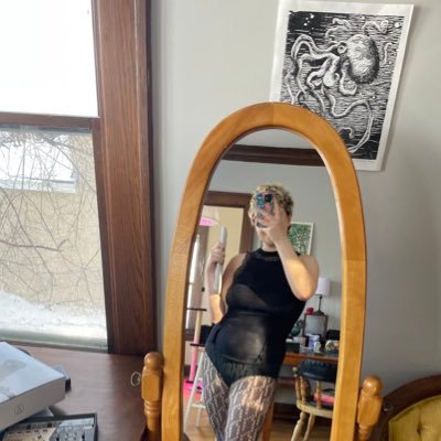 rocklarvae's profile picture. slightly hinged. she/they. weather, magic the gathering, tech support, plants