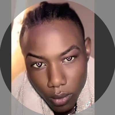 Hi guys Iam_Smolvee is I am a musician I sing Love Songs and some marriage songs my history and yours is not the same I came with Vibez