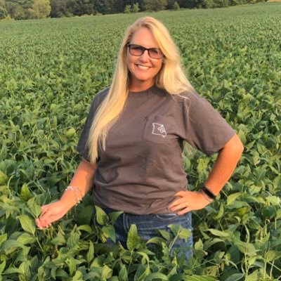 City girl ➡️farm wife ➡️agvocate 🌾 Sharing our family farm’s cattle & crops 🌽 skin cancer warrior fueled by coffee, steak & sunshine ☀️ views are my own