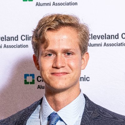 3rd Year Medical Student at @CleClinicLCM |🔬 Head and Neck cancer & immunotherapy | 📚 Former teacher, aspiring medical educator |🎓@UChicago | 📸🏔🚴‍♂️🚣🗽