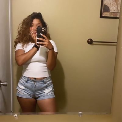 Dedicated Mom Of 3
Libra Gang
Dominican Korean & Black
5ft 3
Fun Size
PS4 Chica
