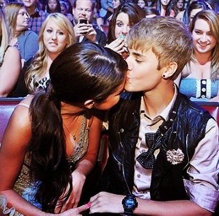 jbjbjonasbieber's profile picture. I am a DREAMER i love LIFE and GOD... BIG JONAS BIEBER fan:) ilJB, justin (08/17/10 12:29 am)
And i've hope that dreams come true!