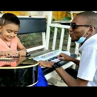 🎵homeclass_music🎹
🎷apprendre à ajouter aux instruments à domicile🎻
🎸@mbubMusicpro🥁
@Localised/Kolwezi!!!
/Whatsapp:+243830183806
/Facebook:Caleb mbub