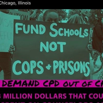 #abolitionist 🐷 👎🏻 #coalition of @ctulocal1 #teachers 🍎✏️ committed to following the lead of @stustrikeback & @blmchi ✊🏿 #fundyouth 🌱