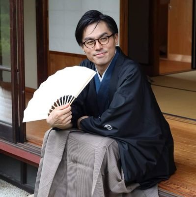 【教養と人生の対処法が身につく】悠久の歴史を誇る我が国|テストのための暗記じゃ意味がない|偉人も私たちと同じ人間|今を生きる私たちに役立つ歴史、美しいエピソードをお伝えします|昨年講演家デビュー|路上で毎日講演&会社のトイレ掃除一年二ヶ月継続中|笑われても実行|歌手でもあります🎤|座右の銘・出せば入る!