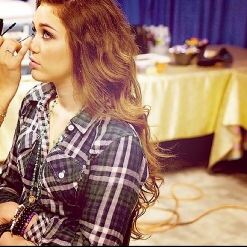 awkwardrus2's profile picture. Twitter can fuck off.