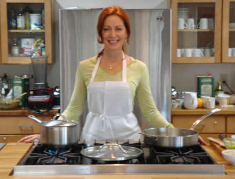 Healthy Cooking Coach & Go-To holistic Health Expert 4 people with Fibromyalgia. Author of: Foods That Fight Fibromyalgia & The Eat 2 Beat Fibromyalgia system