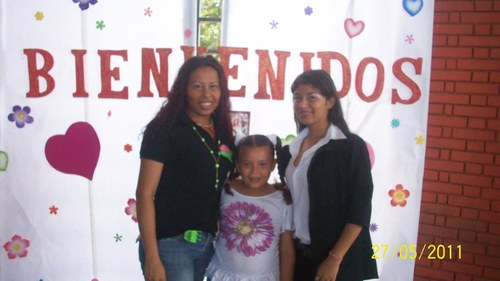 Con dios siempre sin el nada .Mi family mis 2 hijas mi lindo esposo esk te amoooo y mis 2 nietos