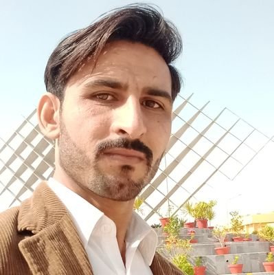 اچھا بن کر کیا ملنا ؟ جو برا بنو تو کیا کھونا ؟
یہ دنیا کھیل تماشا ہے ہر شخص پہ تالی بجتی ہے۔۔!!
