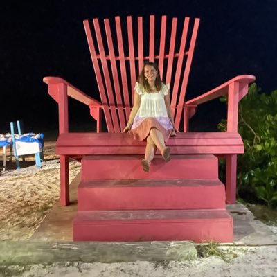 ammays's profile picture. @HWSColleges and @UBuffalo alum. Buffalonian currently in the District.  Runner, wine-o, country music junkie. Opinions are my own.