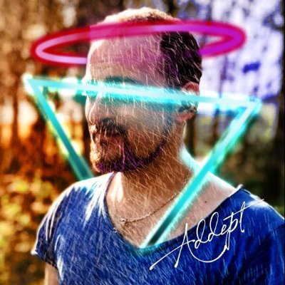 Hello world! I am a Designer, Crypto Artist, Photographer, Volunteer.
А еще у меня двуязычный аккаунт, если я написал чушь это Google Translate меня не понял)