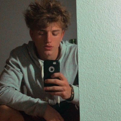 Agusdelu_'s profile picture. 