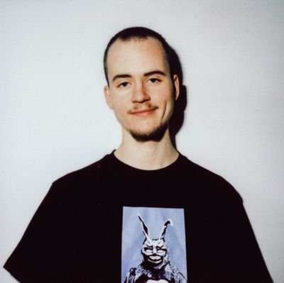 rdb_visuals's profile picture. Film photographer mainly shooting portraits and fashion. New to the twitter scene! Always open to talk about shared passions and exchange knowledge🖤