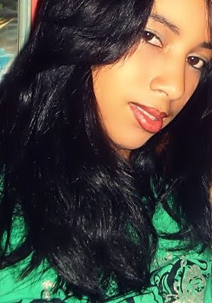 lillianbritofla's profile picture. A meninα do sorriso sincero;dα risαdα esquisitα;dos αmigos perfeitos; do corαçαo enorme; que se envergonhα de tudo;que sonhα demαis; que pensα demαis.