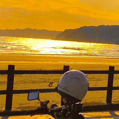 10月生まれのバイク🏍・温泉♨️・ラーメン・ボウリング🎳・道の駅好き CB750Fが自分の愛車です。業者の方 フォローありがとうございます.。