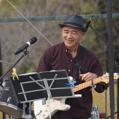 土佐模型クラブ代表世話人と、フランクザッパ&ファーザーズのでリーダーでライブをやってます。 作った飛行機のキットは700以上、戦車も200以上ジオラマは130個以上作りましたので。現在依頼品の製作と、オークションで模型を売ってます。作品数600点を超えるオールジャンルの展示会を20年以上やってます。