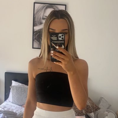 DaniMonaghan2's profile picture. 