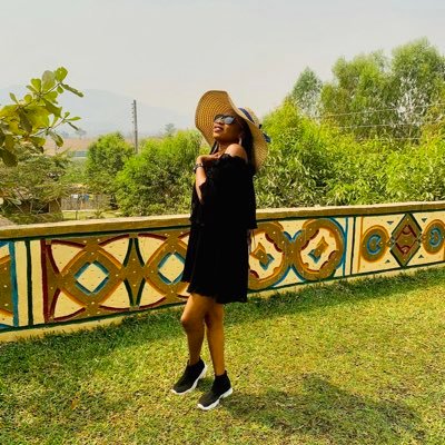 Beautiful, Smart, Strong,Petite Woman❤. Film Editor 🎬. Food Lover 🍝