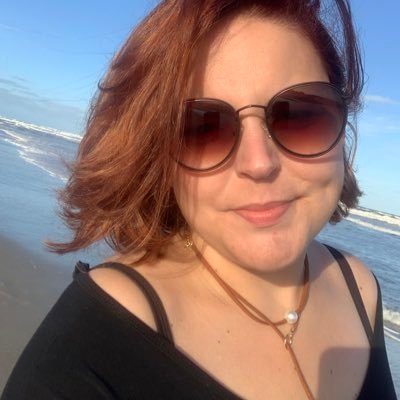 CrisdBitt's profile picture. Sou fera, sou bicho, sou anjo, sou mulher