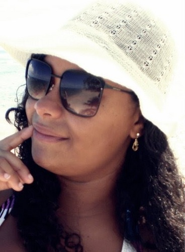 tentar sorrir e ser feliz ;*