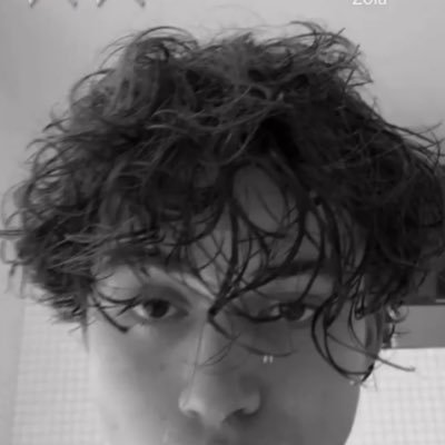 axdmzx's profile picture. 