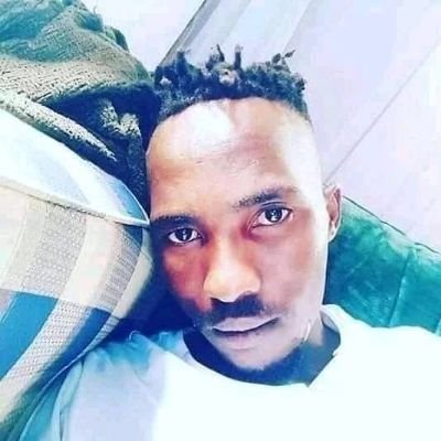 Am funny 😒am a footballer 🤔uhm.............. That me 😂😂