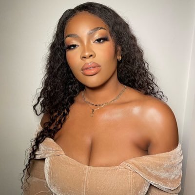 R3troblu's profile picture. Director 🎬| screenwriter ✒|🎭