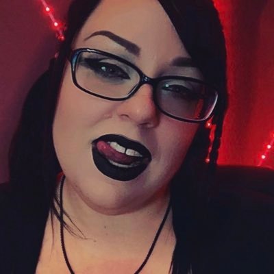 🖤Goth Housewife🖤I cook, clean, and play video games.🖤Married🖤She/her🖤Pansexual🖤18+ Because I have a filthy mouth.🖤