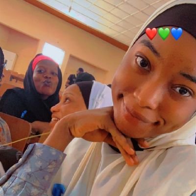 I'm a staunch observer and a poetess
I'm a bag designer and an hijab seller
#unilorite