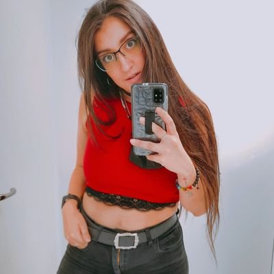 MichelleToral's profile picture. 🖤