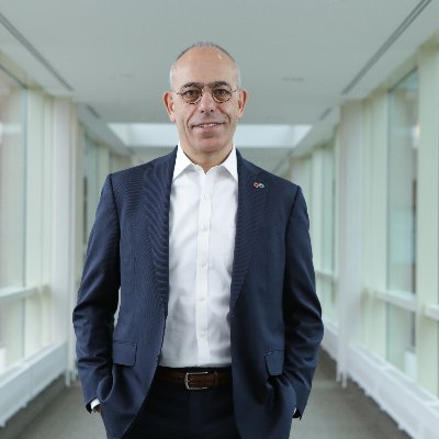 CEO at Canadian Blood Services. Passionate about health system performance improvement. Avid photographer.