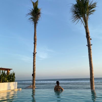 karinawibowo's profile picture. 