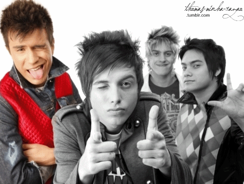 Pra Todas qe sonham em abraçar nossos lindissimos da @rockrestart ou qe já abraçaram elis *-*
Since 27/5/10 / Oficializado pelo @pelurestart dia 7/9/10 ! ❤