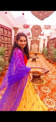 Varshini6637's profile picture. 