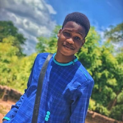 simz_da's profile picture. Simz Visualz 📸🎥

zempire🔥💯
creative director 🎬
fine boy 001😂💯
kwasuite🔥✨
biochemist 👨‍🔬🧬🧪🧫