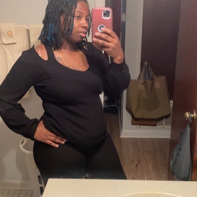 goaldiggerD's profile picture. carolina south | twenty - something | HUMBLED | #LocJourney | sparks & glam ✨