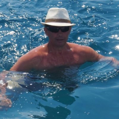 n_gluhih's profile picture. Родину, как и родителей, не выбирают!