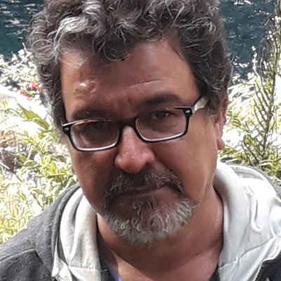 Por una Asamblea Constituyente libre y soberana.
Juicio y cárcel a todos los políticos y empresarios corruptos.