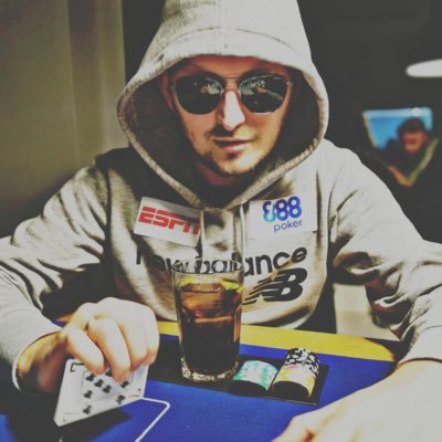 SimaTarbuk's profile picture. 