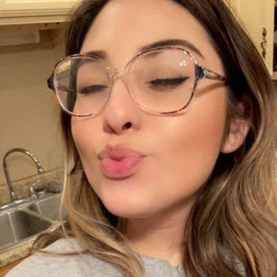 ariannaaa88 twitter avatar