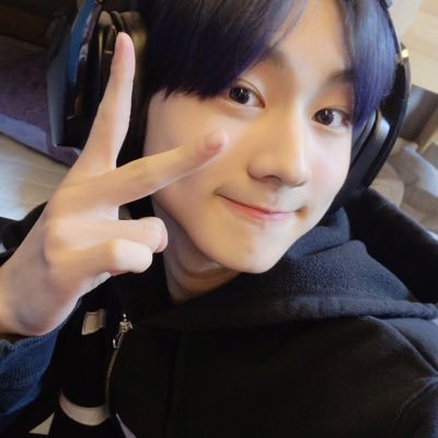 idiashrouud's profile picture. moved 2 @dprsunoo