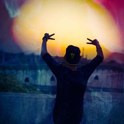 Smartstudent28's profile picture. Can't describe