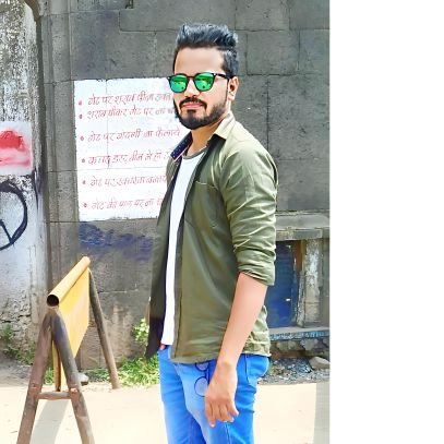 हरे कृष्ण हरे कृष्ण
कृष्ण कृष्ण हरे हरे
हरे राम हरे राम
राम राम हरे हरे॥
