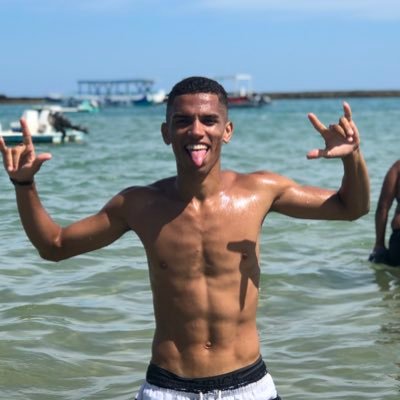 🤟🏾