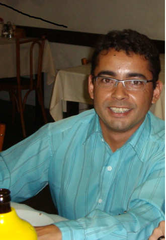 Sou Nelson Pires, estudante de Filosofia-UFPel, conhecido como Nelsinho do PT, por conta de minha vida política, bem como de quando concorri  a vereador.2008