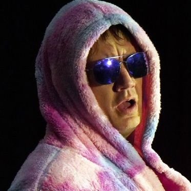 I'm the robe of the multi talented mullet daddy @ChadLindberg. So expect fights over me as Im very warm. You'll see me at events with my owner. Run by Isabella