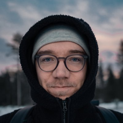 32 y/o Norwegian Photographer.